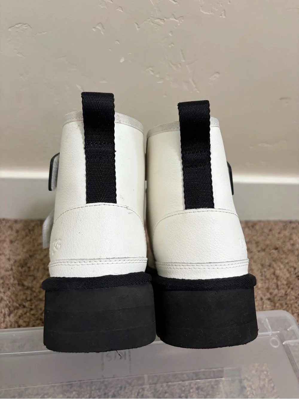 Ugg  Kids' Neumel Platform Boots Winter Leather Size 3 White Black